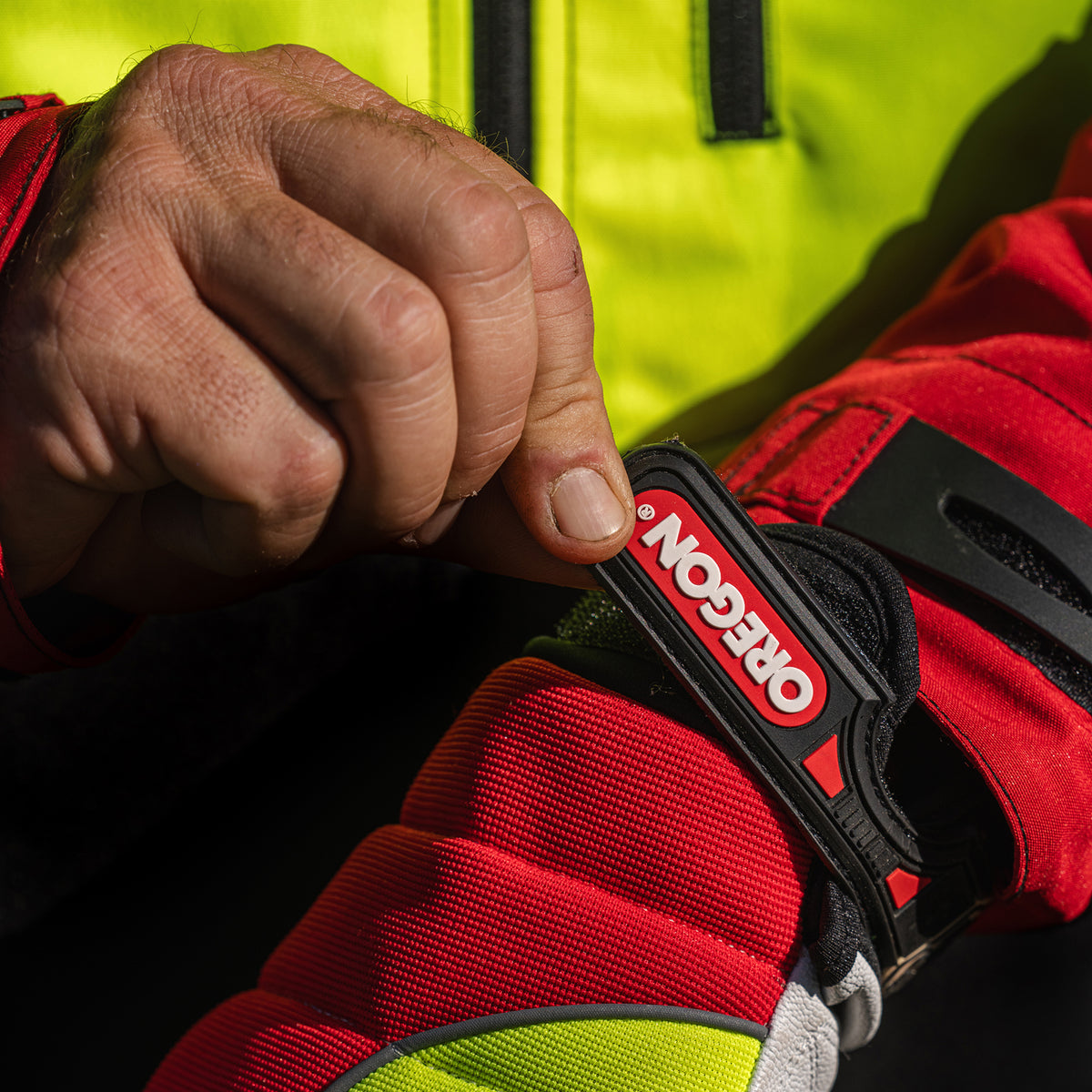 Oregon protect pro chainsaw gloves